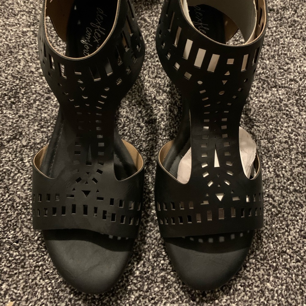 NWT Black Cutout Wedge Sandals